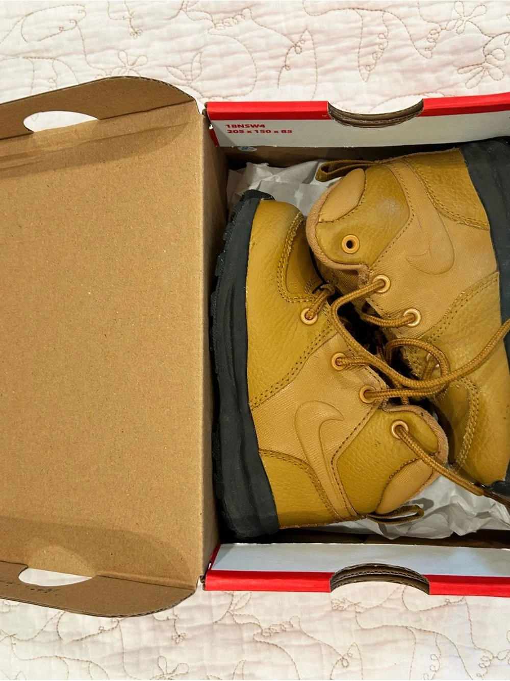Nike Kids Wheat Brown Lace-Up Hiking Boots